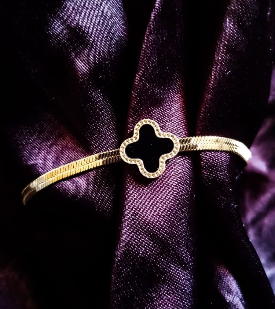 Gold Clover Snake Chain Bracelet in Stainless Steel