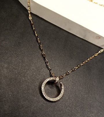 Luxury Golden Nail Necklace